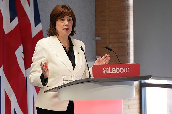 益阳指 英国工党选出新任副党首